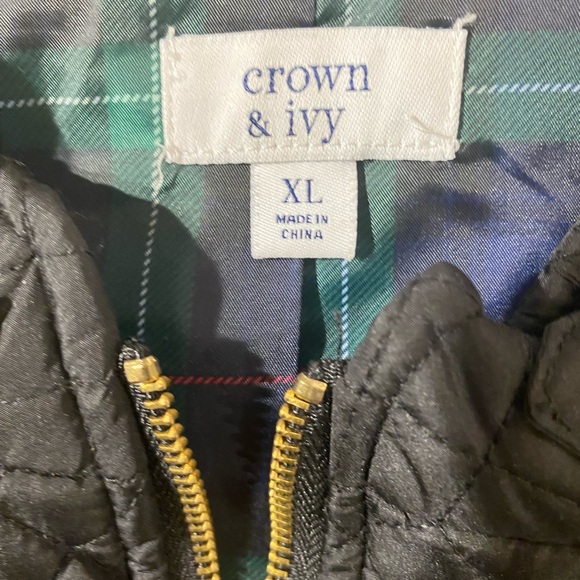 Crown & Ivy Black Quilted Vest with Gold Zipper XL (QL) - Picture 5 of 8